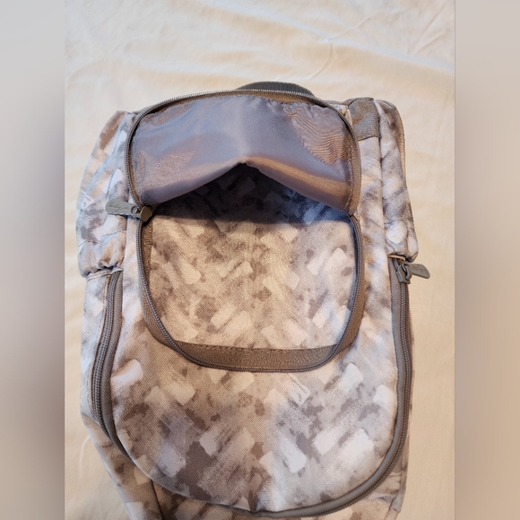 Gray and White Thirty One Sling Bag - Picture 2 of 9